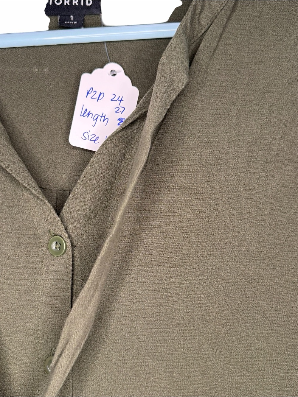 βπΌπ Torrid Olive Green Sleeveless Button Front V-Neck Top size 1 - Picture 4 of 5
